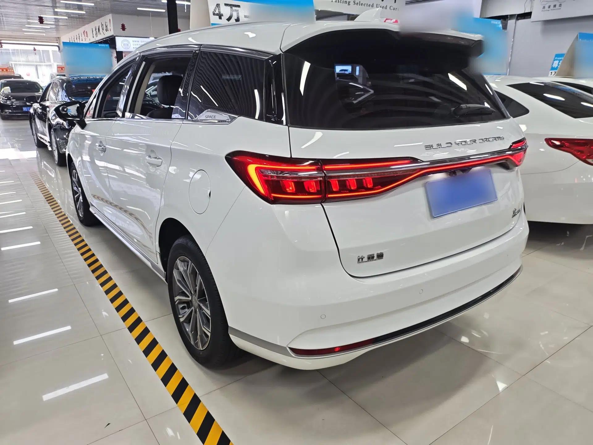 BYD Song MAX 2021 Upgraded Model 1.5T Automatic Luxury 6-Seater — миниатюра 4