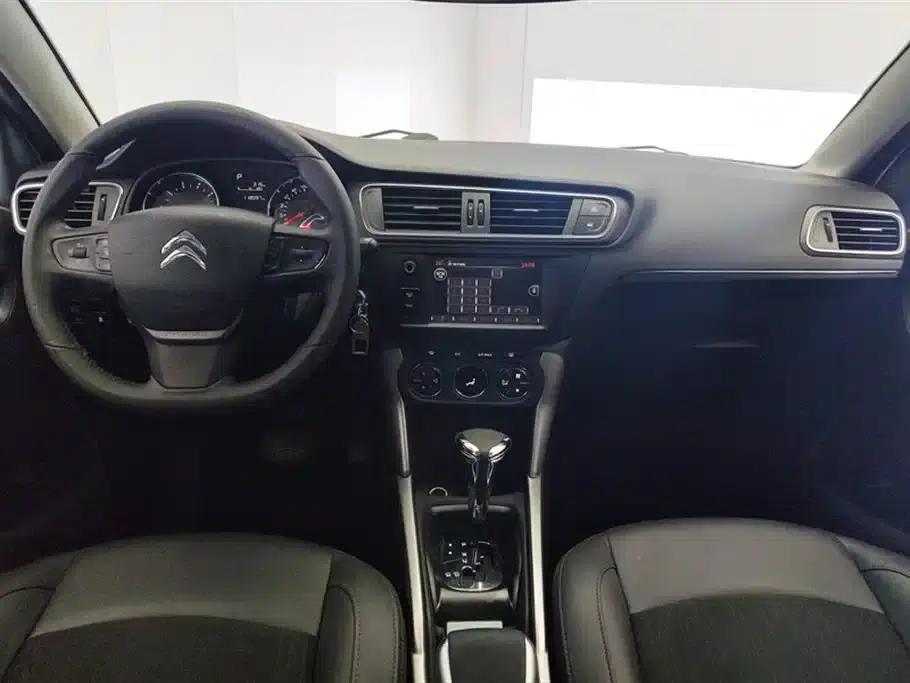 Citroën C3-XR 2015 1.6L Automatic Pioneer Edition — миниатюра 12
