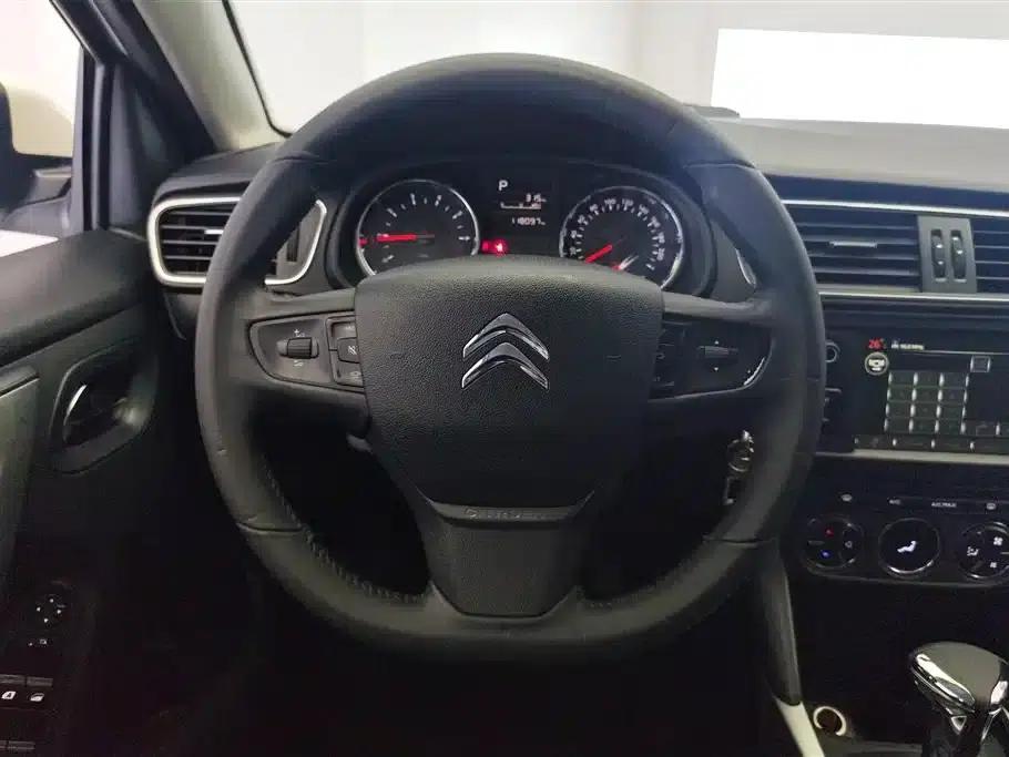 Citroën C3-XR 2015 1.6L Automatic Pioneer Edition — миниатюра 15