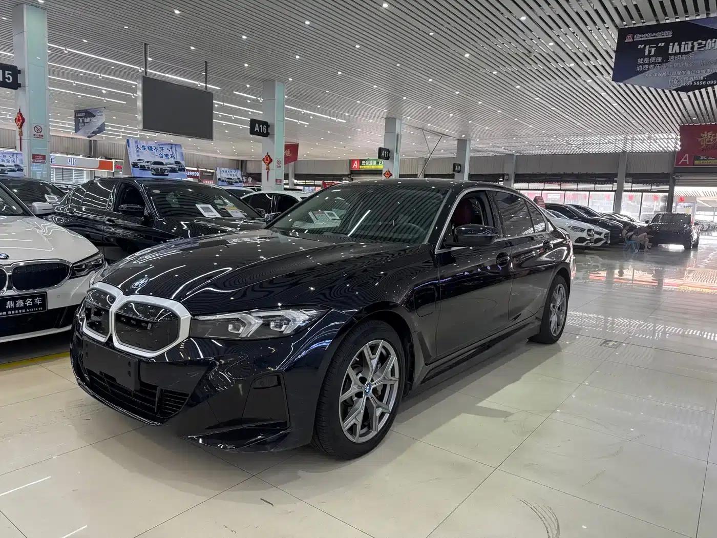 BMW i3 2024 eDrive 35L — миниатюра 2