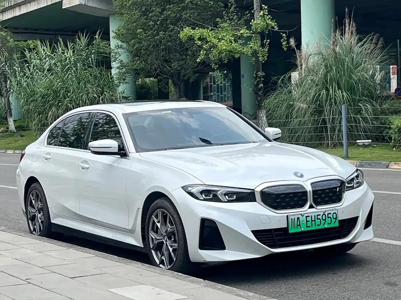 BMW i3 2022 eDrive 35L — миниатюра 1