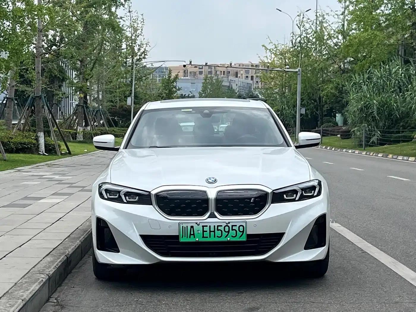 BMW i3 2022 eDrive 35L — миниатюра 2