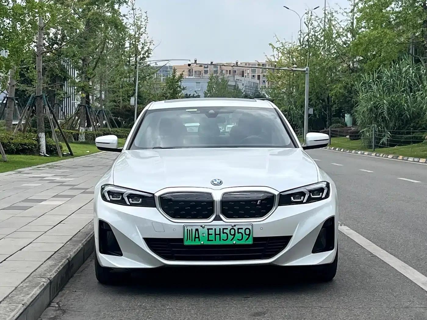 BMW i3 2022 eDrive 35L — миниатюра 3