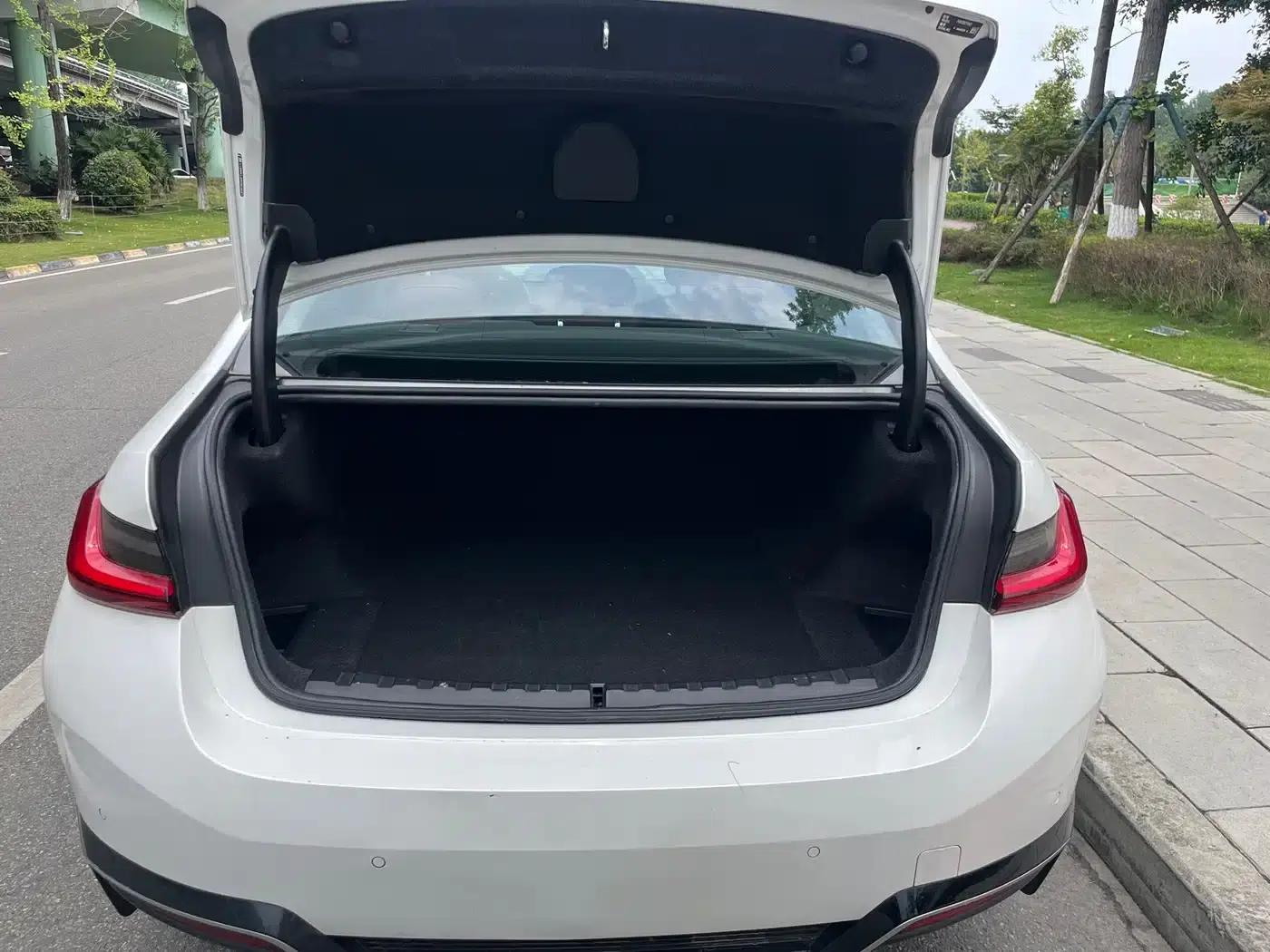 BMW i3 2022 eDrive 35L — миниатюра 7