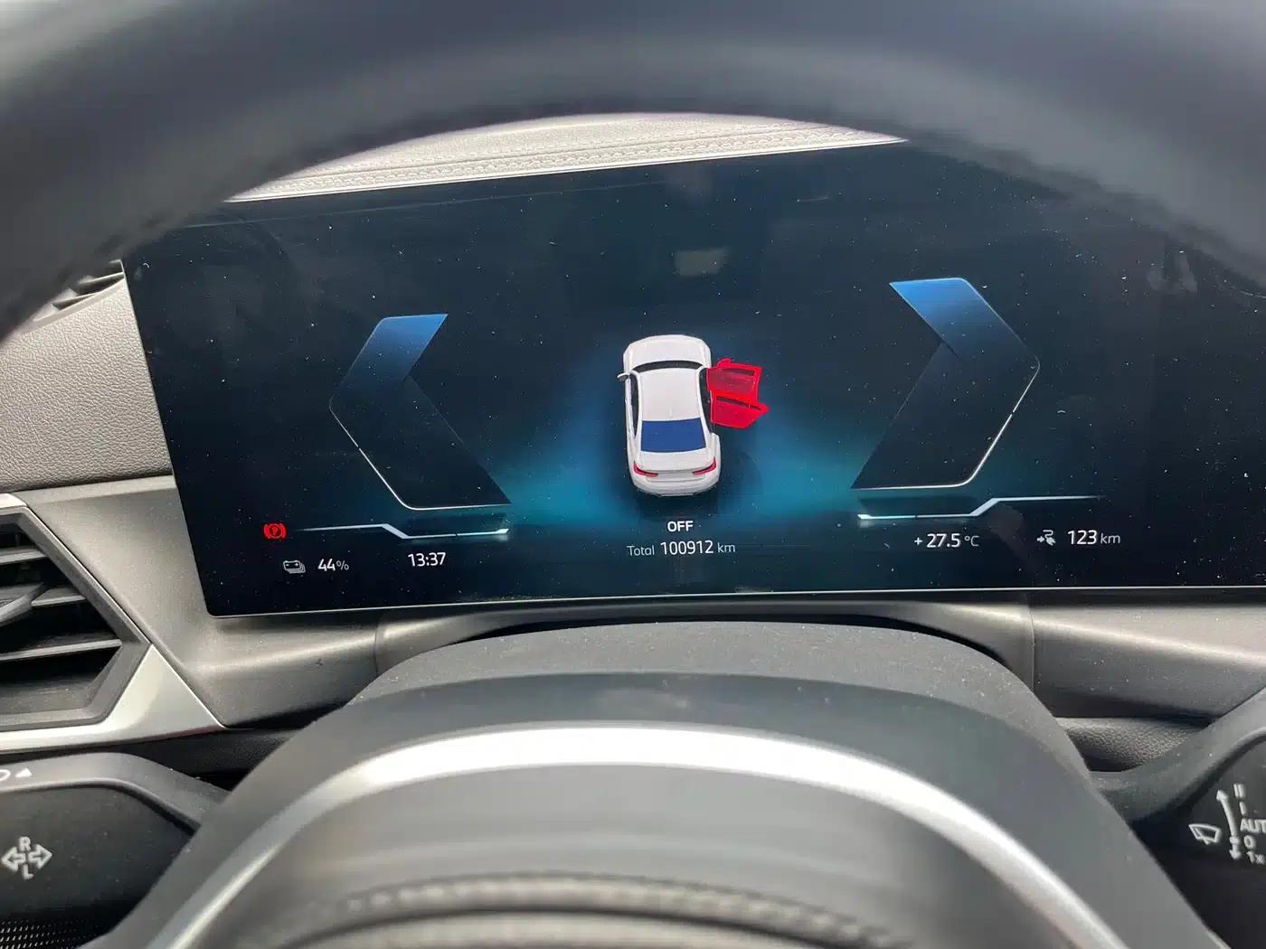 BMW i3 2022 eDrive 35L — миниатюра 10