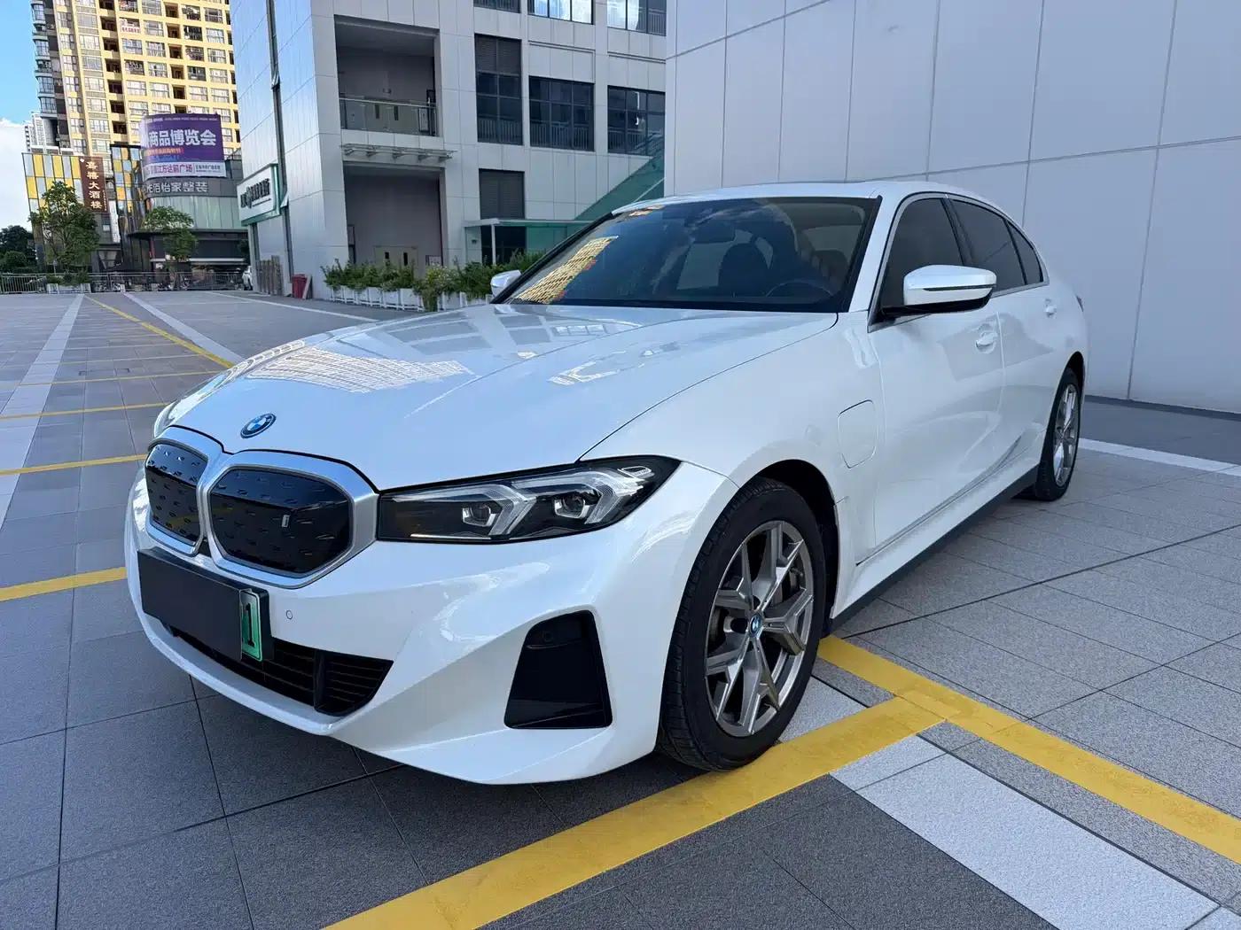 BMW i3 2022 eDrive 35L — миниатюра 1