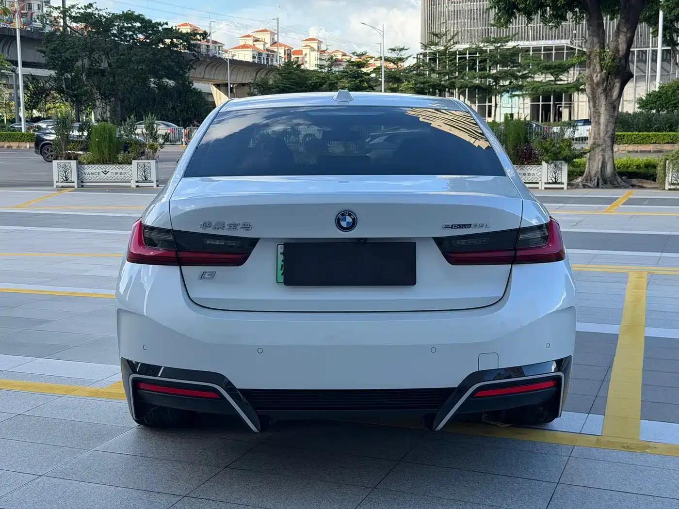 BMW i3 2022 eDrive 35L — миниатюра 5