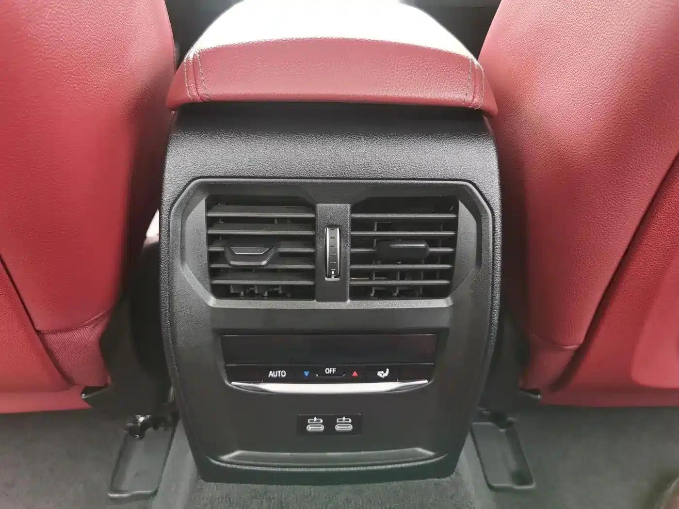 BMW i3 2025 eDrive 40 L Shadow Edition — миниатюра 18