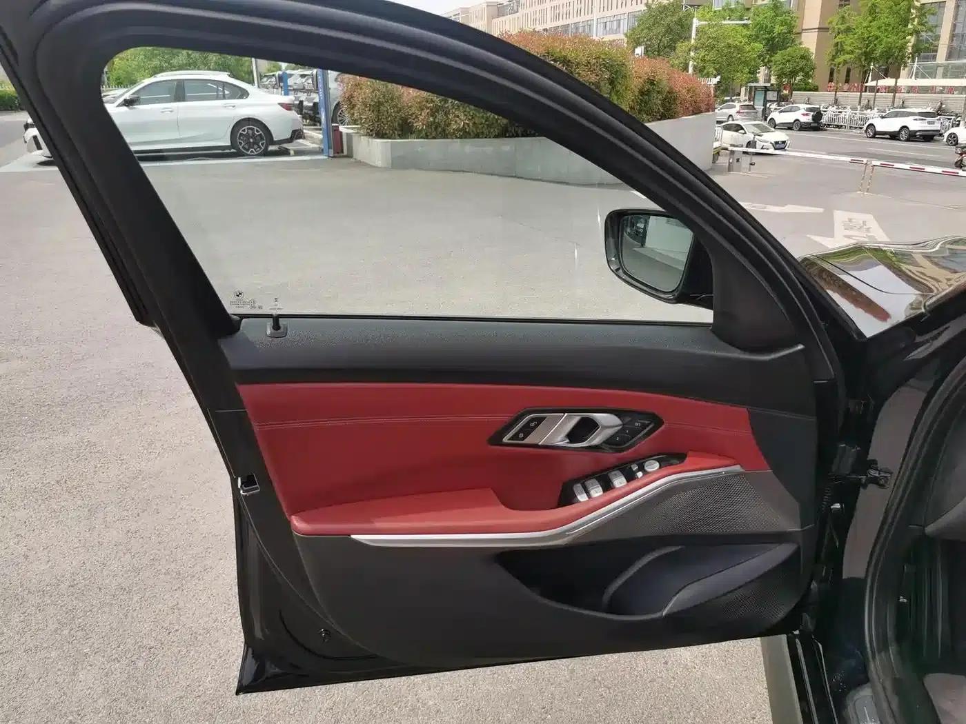 BMW i3 2025 eDrive 40 L Shadow Edition — миниатюра 9