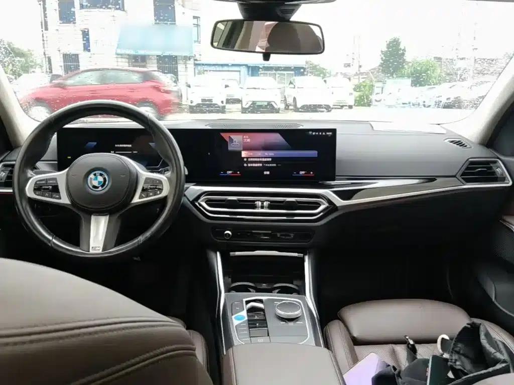 BMW i3 2022 eDrive 35L — миниатюра 10