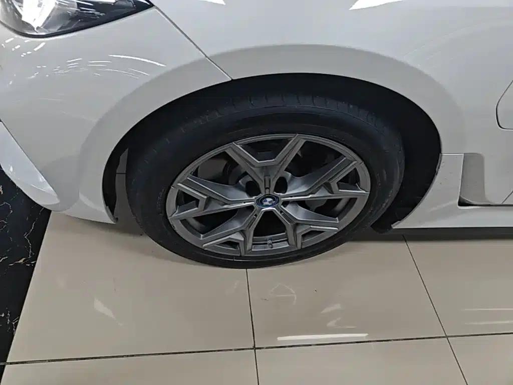 BMW i3 2024 eDrive 35L — миниатюра 23