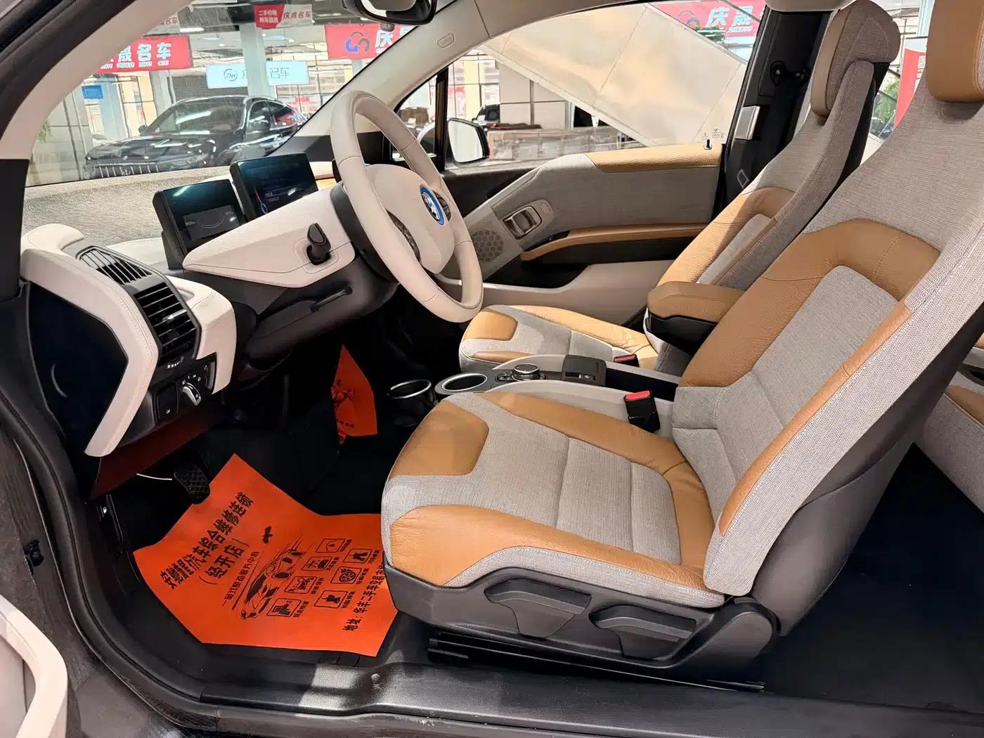 2014 BMW i3 Imported Model, Range Extender — миниатюра 11