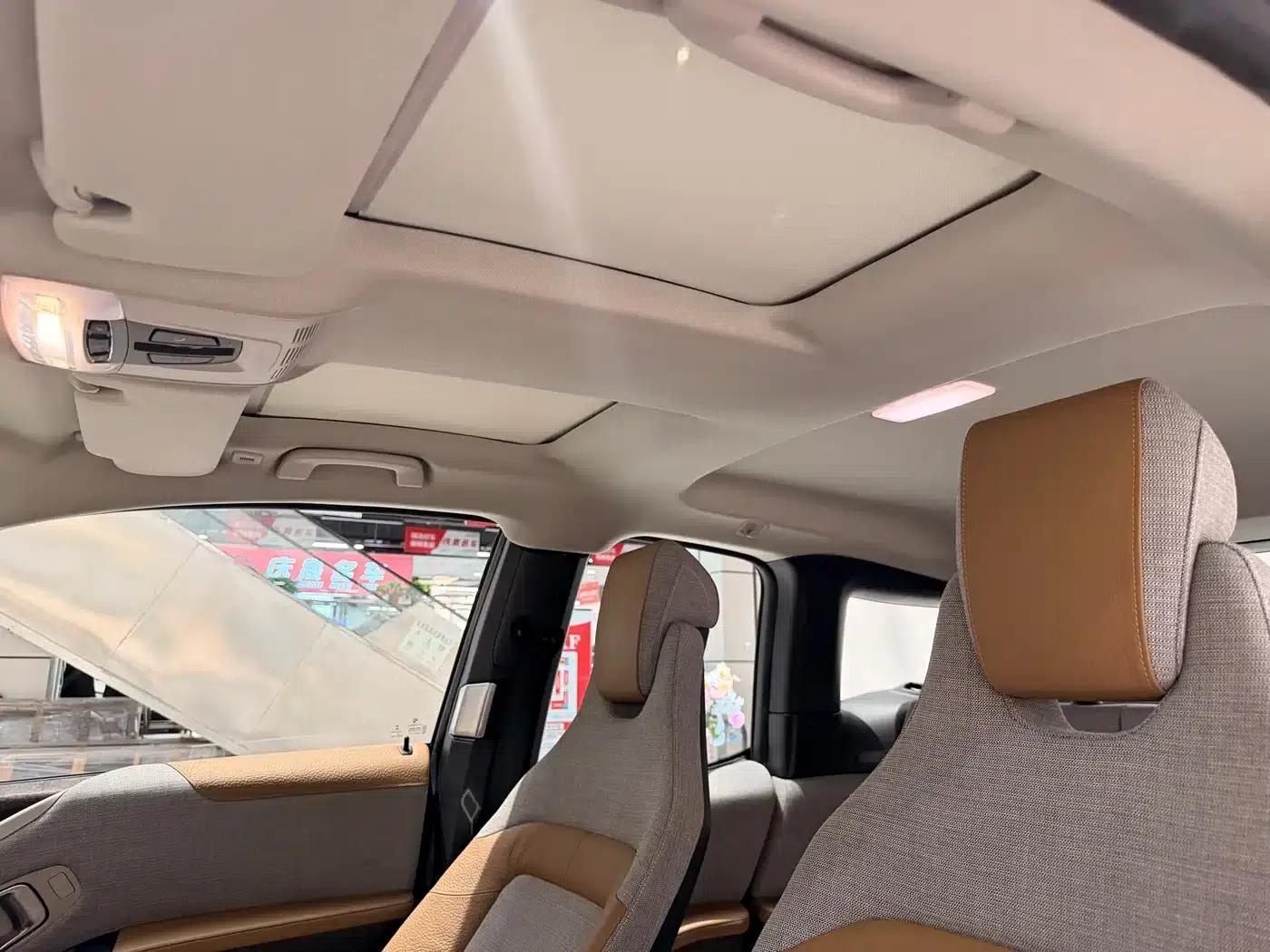2014 BMW i3 Imported Model, Range Extender — миниатюра 18