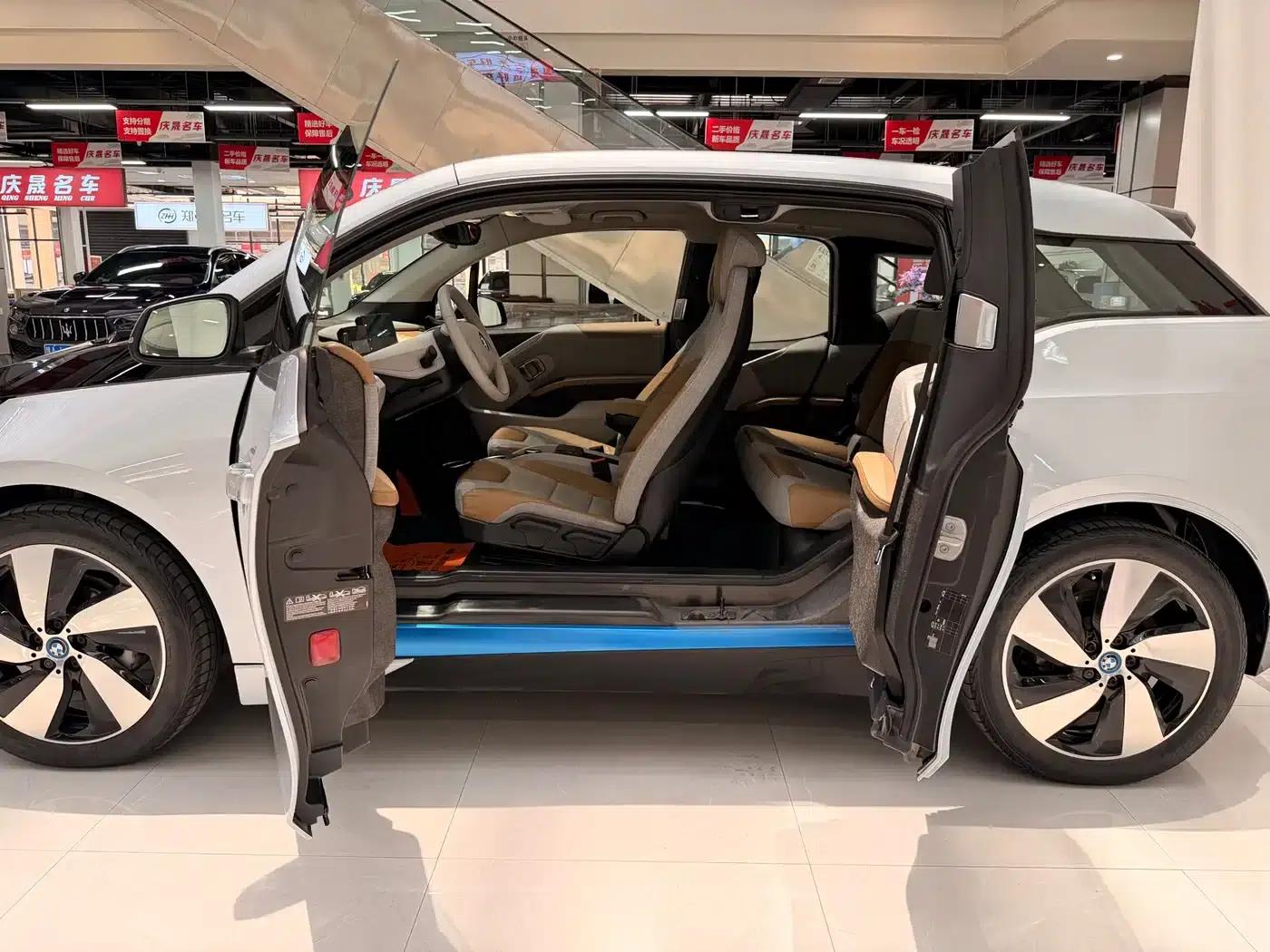2014 BMW i3 Imported Model, Range Extender — миниатюра 10