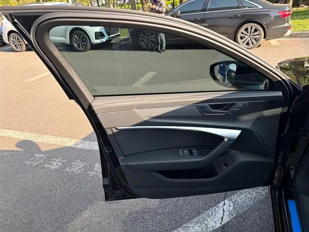 Audi A6L 2025 45 TFSI Premium Dynamic Edition — миниатюра 13