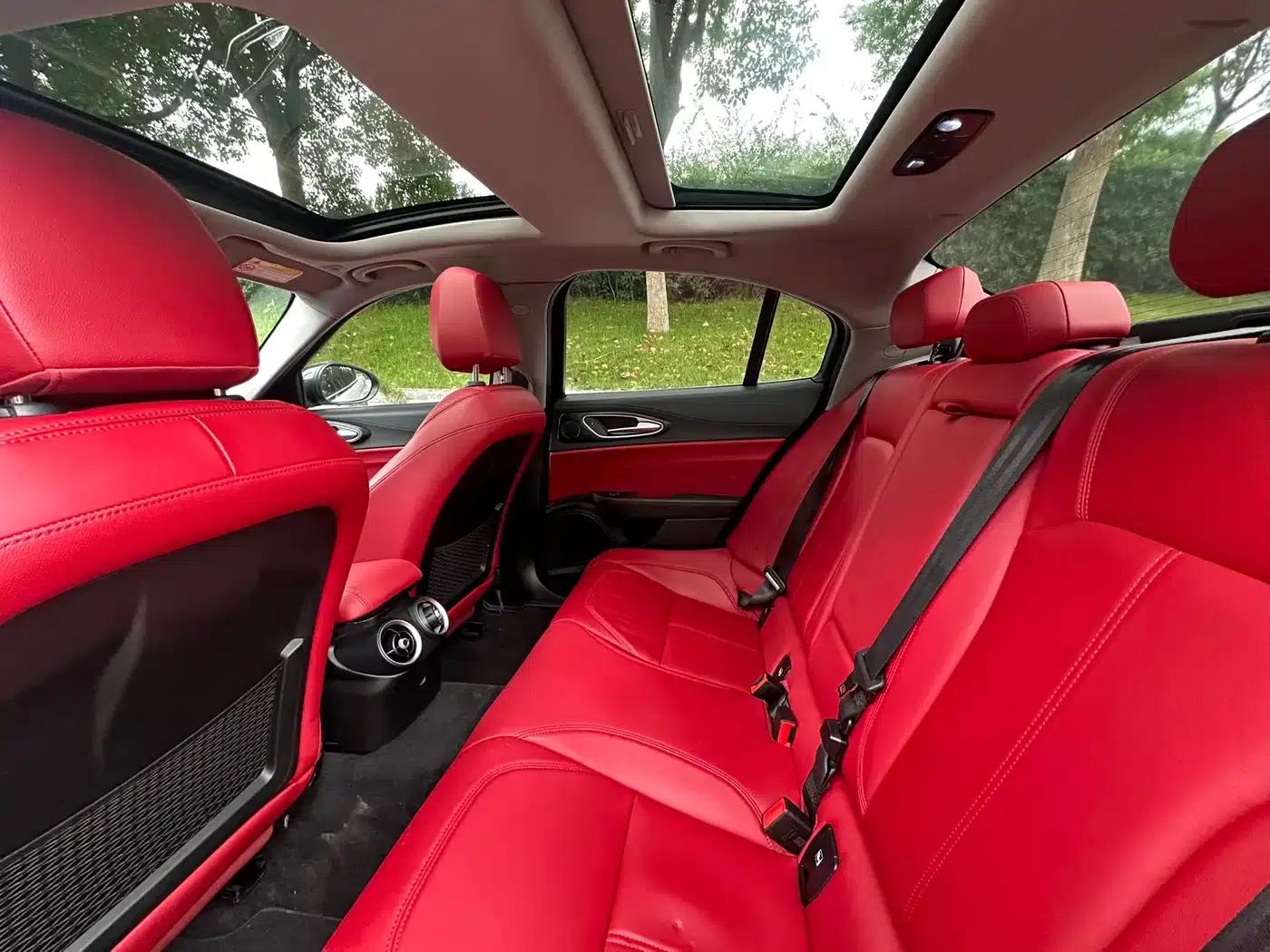 Giulia Juliet 2019 2.0T 280HP Black Package Limited Edition — миниатюра 6