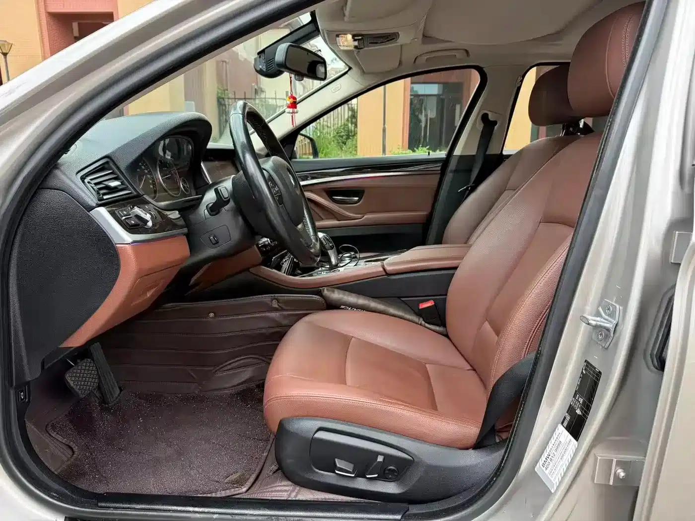 2014 BMW 5 Series 528Li Leading Edition — миниатюра 4