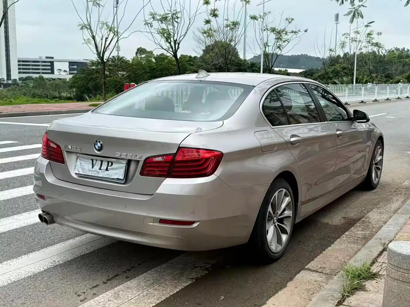 2014 BMW 5 Series 528Li Leading Edition — миниатюра 9