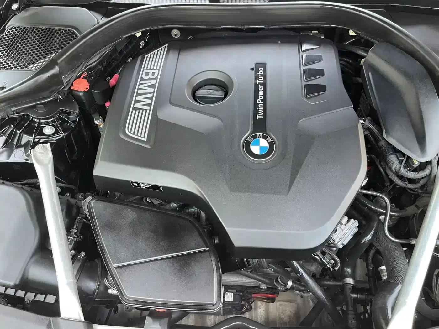 2020 BMW 5 Series 525Li M Sport Package — миниатюра 17