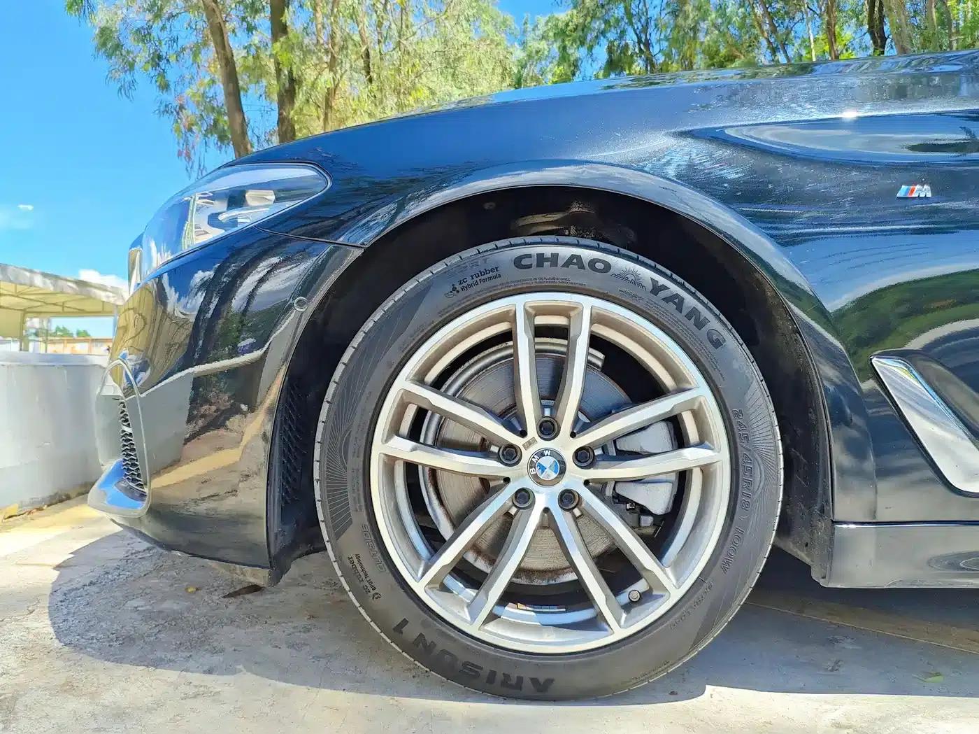 2020 BMW 5 Series 525Li M Sport Package — миниатюра 5