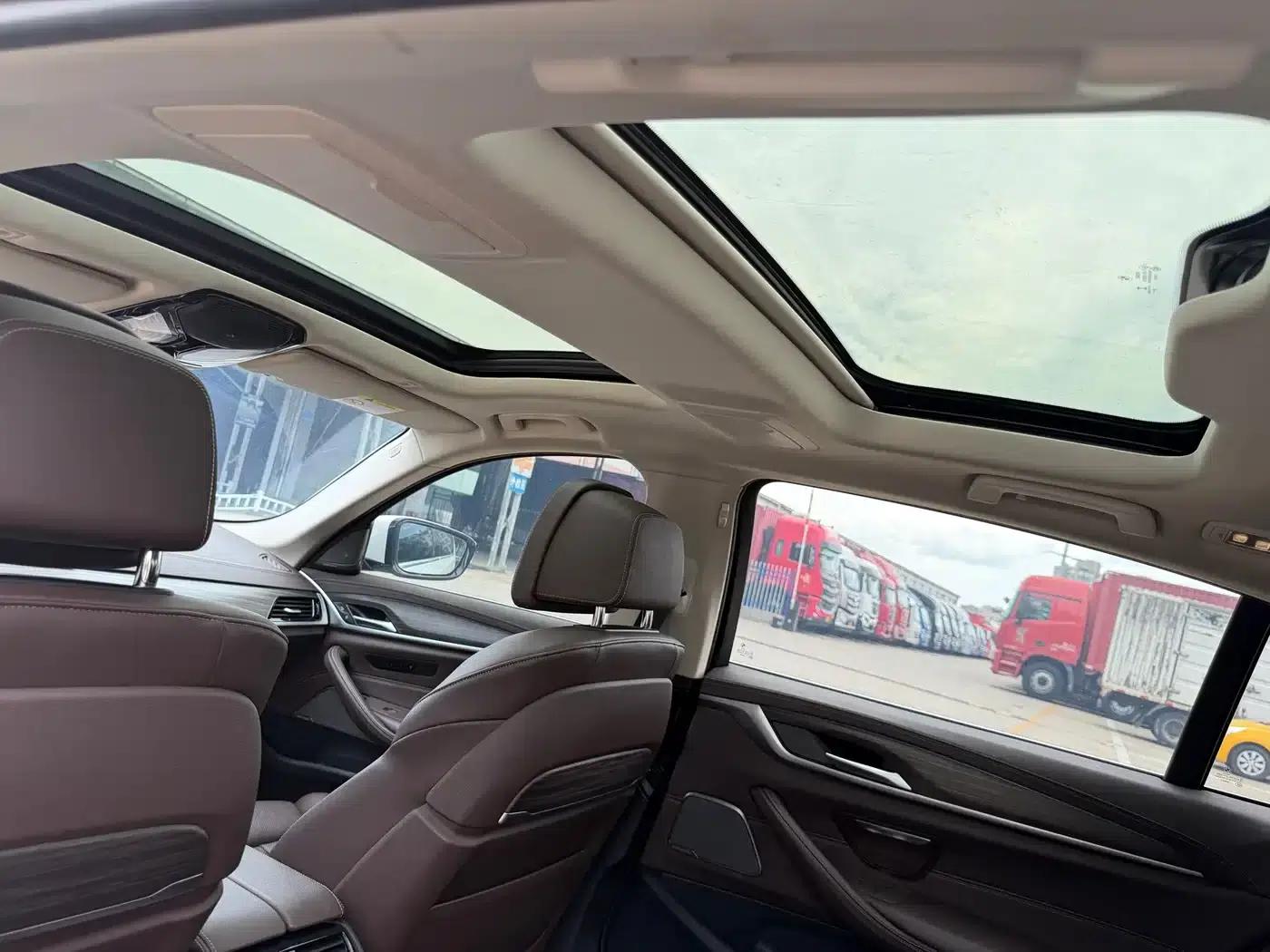 2021 BMW 5 Series 530Li xDrive Luxury Package — миниатюра 9