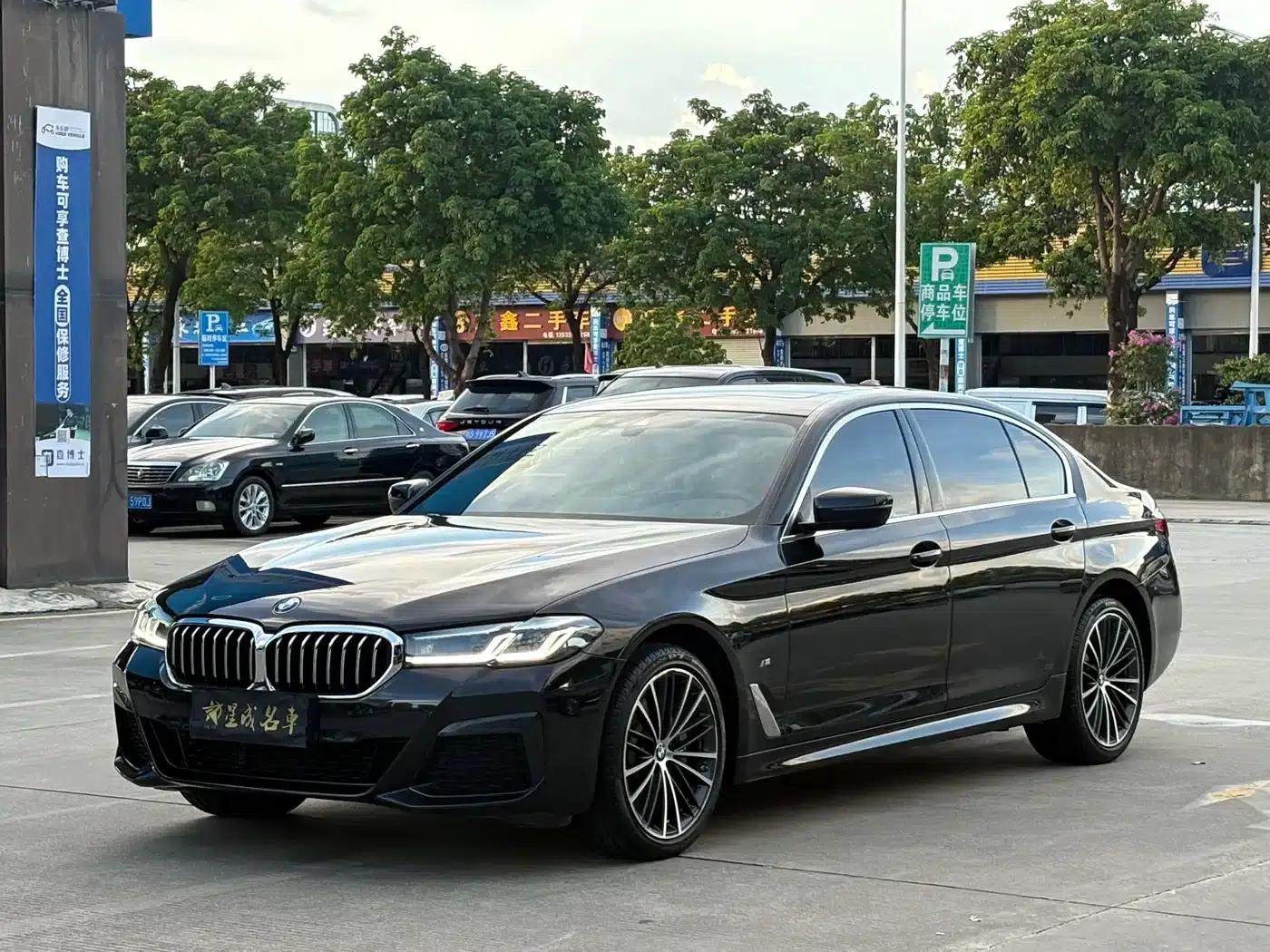 2022 BMW 5 Series 530Li Leading Edition M Sport Package — миниатюра 1