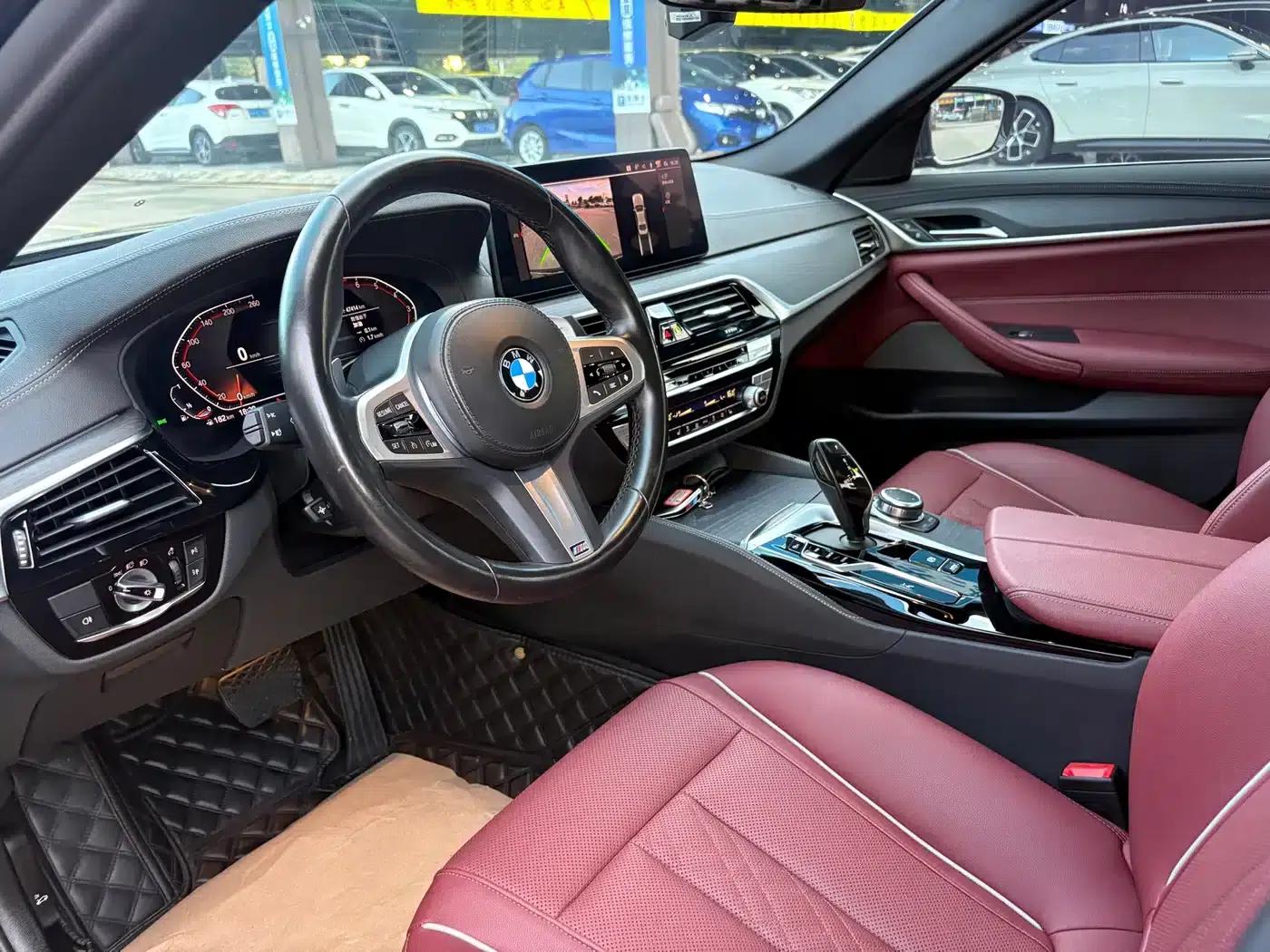 2022 BMW 5 Series 530Li Leading Edition M Sport Package — миниатюра 4