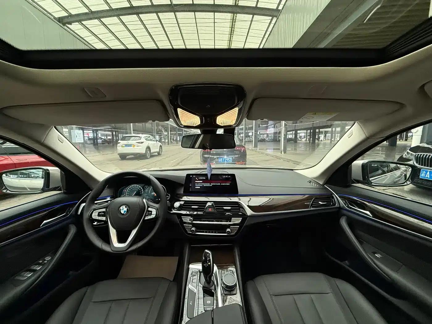 2018 BMW 5 Series 525Li Luxury Package — миниатюра 13