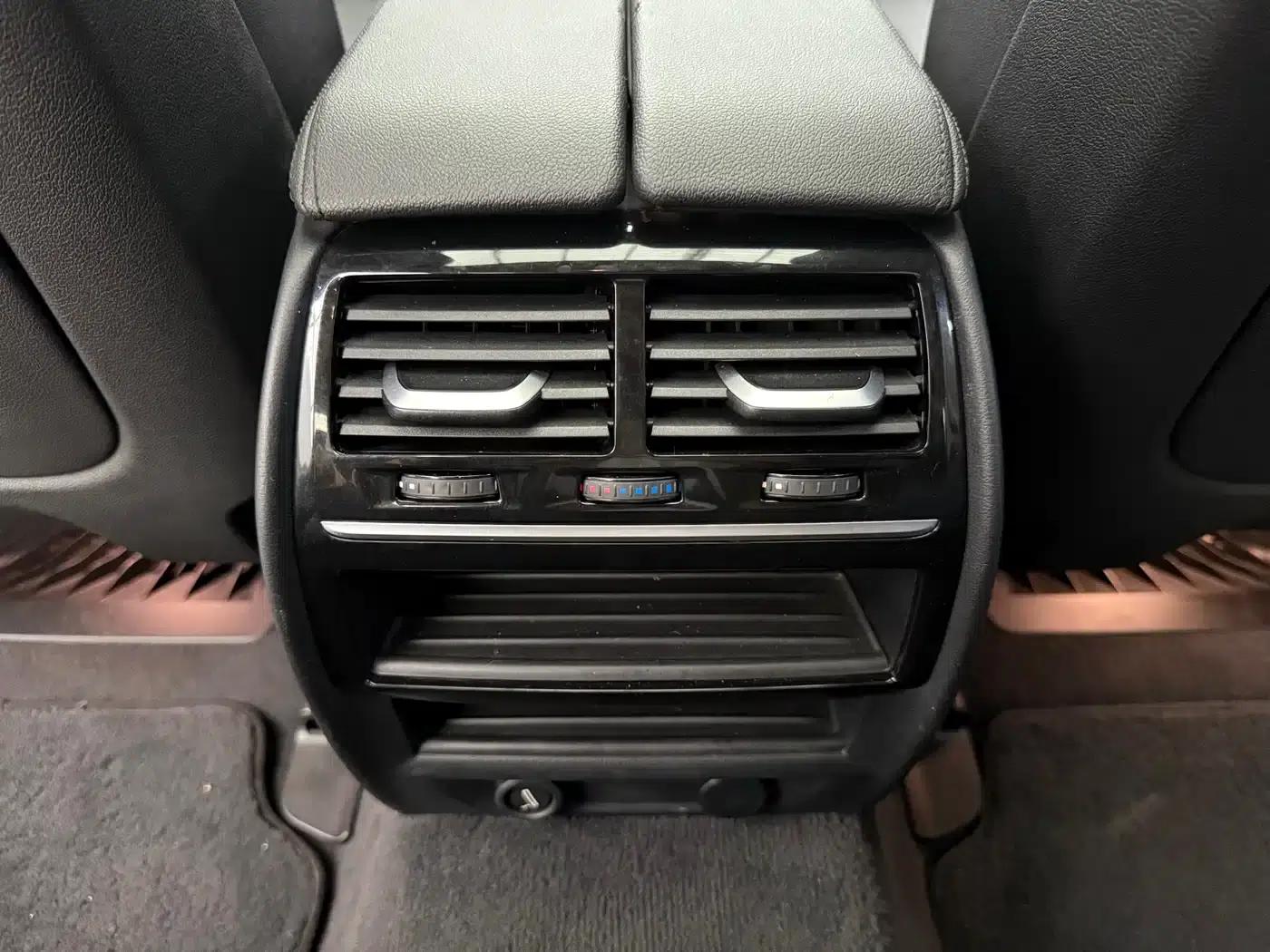 2018 BMW 5 Series 525Li Luxury Package — миниатюра 14