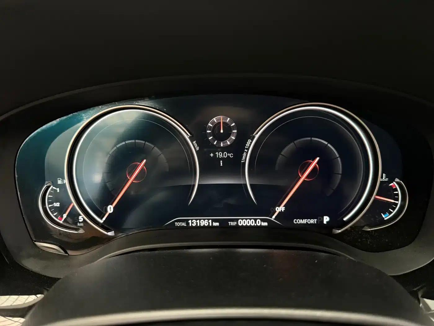 2018 BMW 5 Series 525Li Luxury Package — миниатюра 18