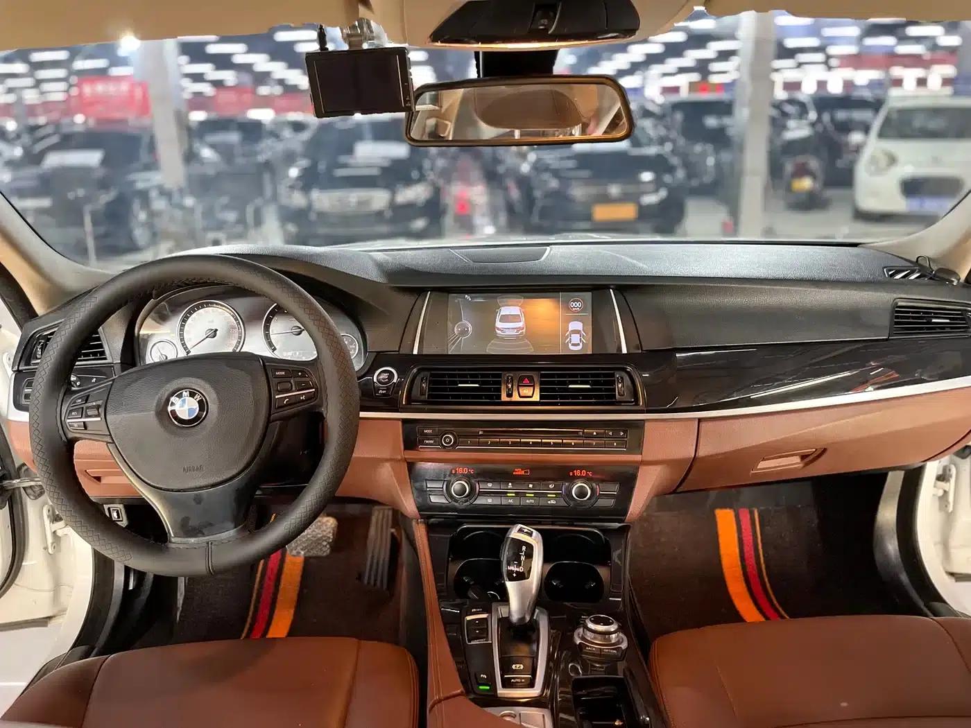 2014 BMW 5 Series 520Li Elegant Edition — миниатюра 8