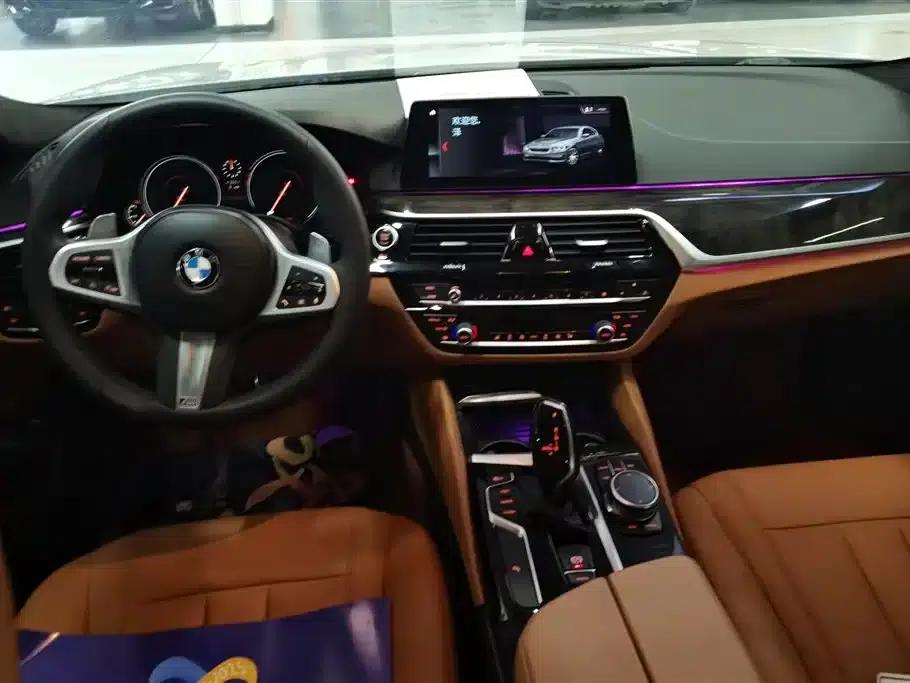 2018 BMW 5 Series 530Li Leading Edition M Sport Package — миниатюра 12