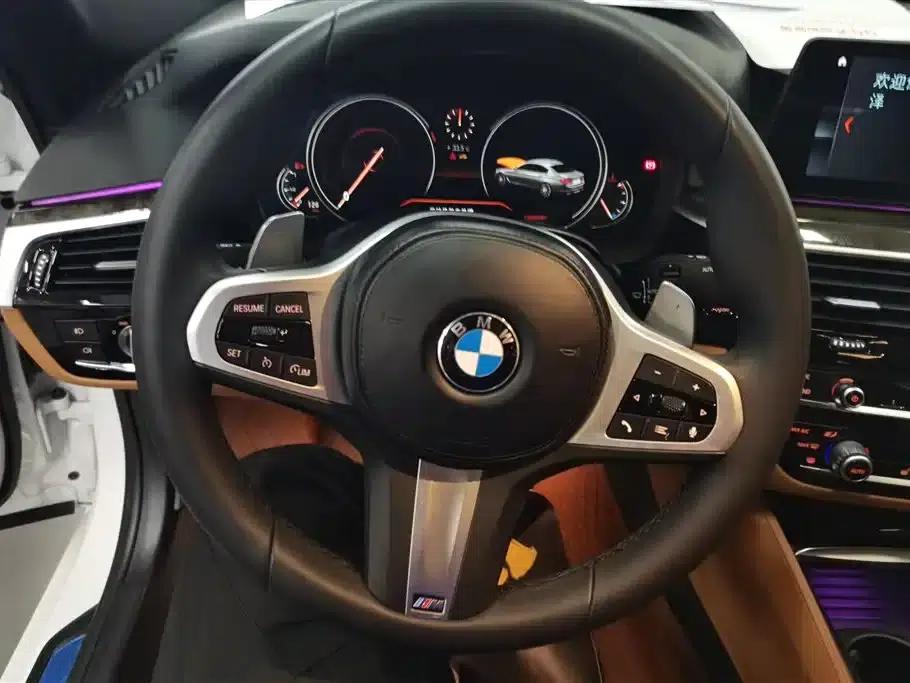 2018 BMW 5 Series 530Li Leading Edition M Sport Package — миниатюра 15