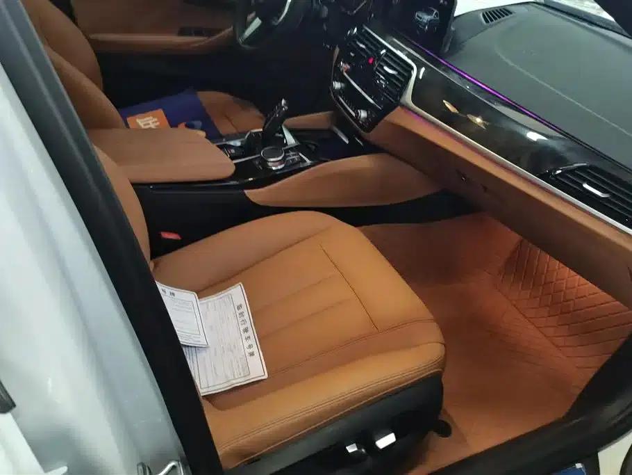 2018 BMW 5 Series 530Li Leading Edition M Sport Package — миниатюра 8