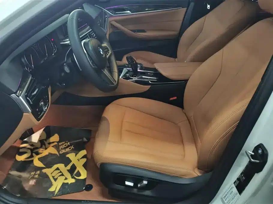 2018 BMW 5 Series 530Li Leading Edition M Sport Package — миниатюра 9