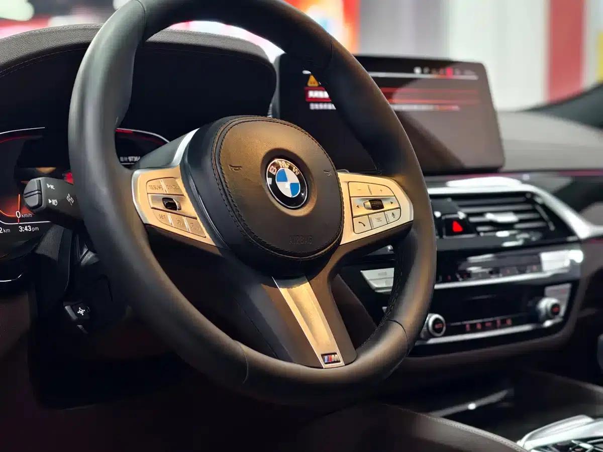 2022 BMW 5 Series 525Li M Sport Package — миниатюра 6