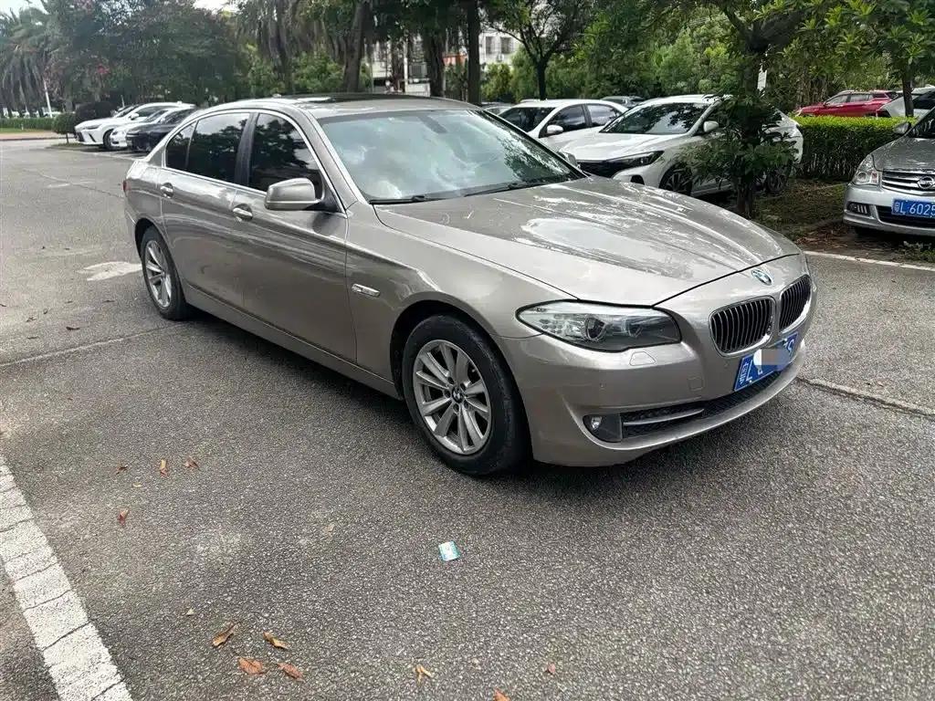 BMW 5 Series 2012 523Li Luxury — миниатюра 3