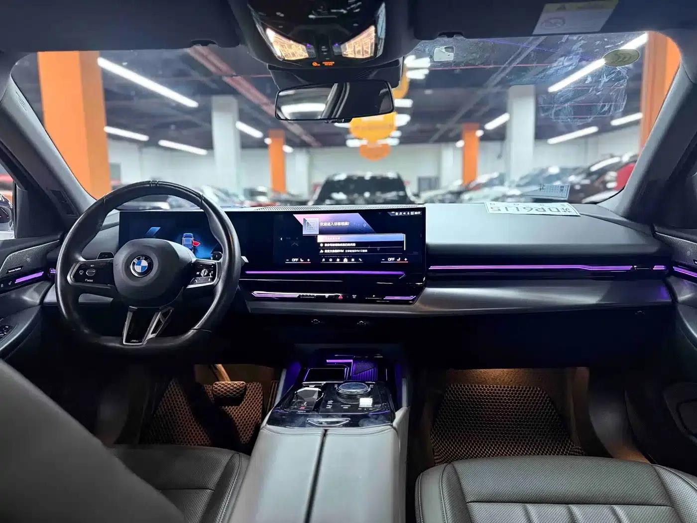 2024 BMW 5 Series 525Li M Sport Package — миниатюра 18