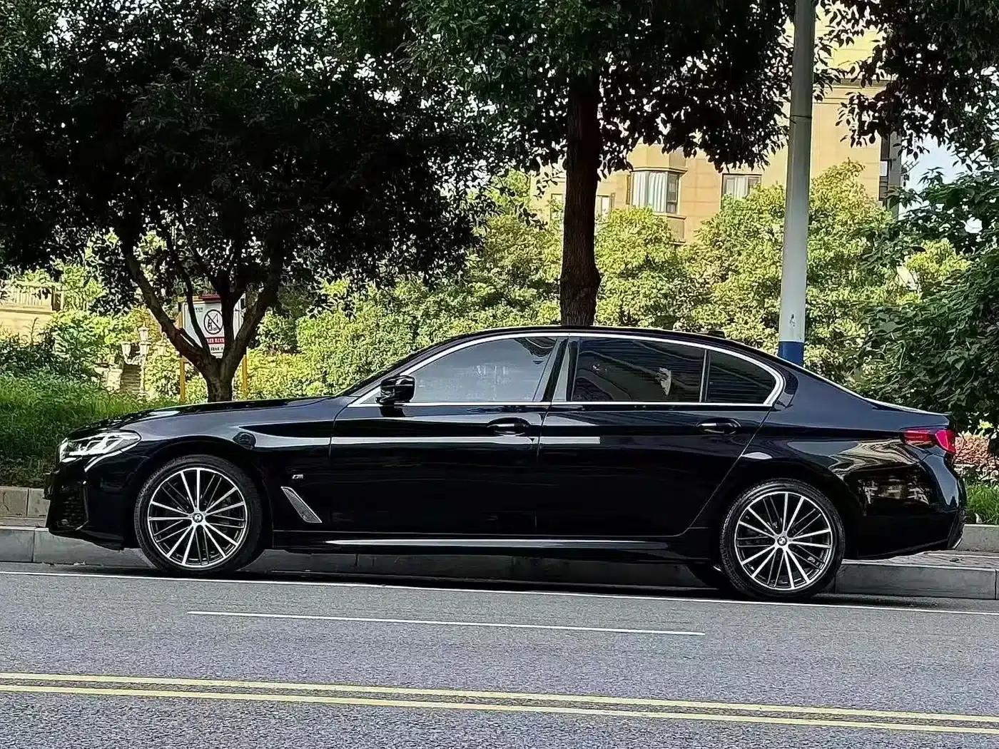 2022 BMW 5 Series 530Li Leading Edition M Sport Package — миниатюра 3