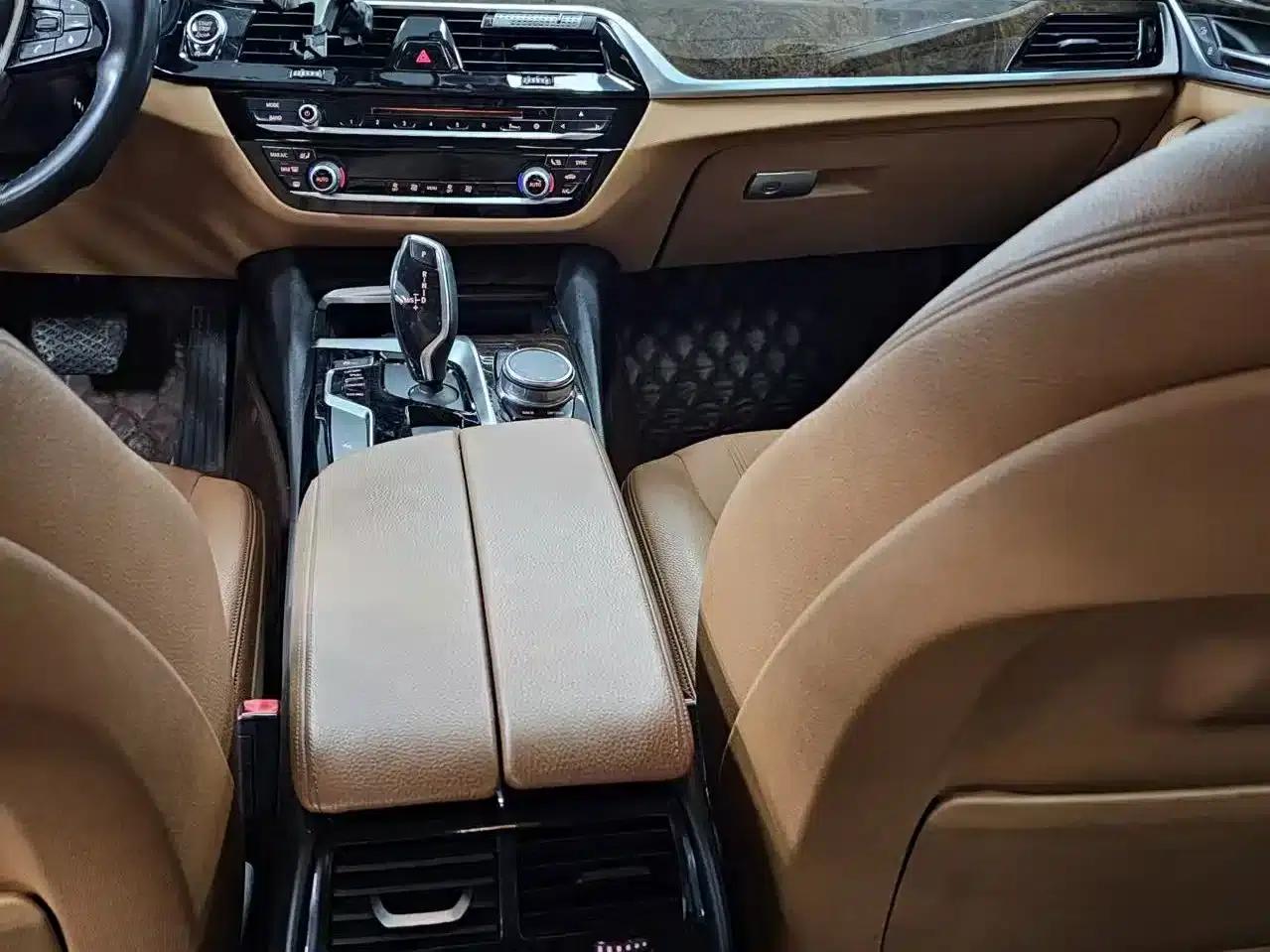 BMW 5 Series 2018 528Li Launch Special Edition — миниатюра 4
