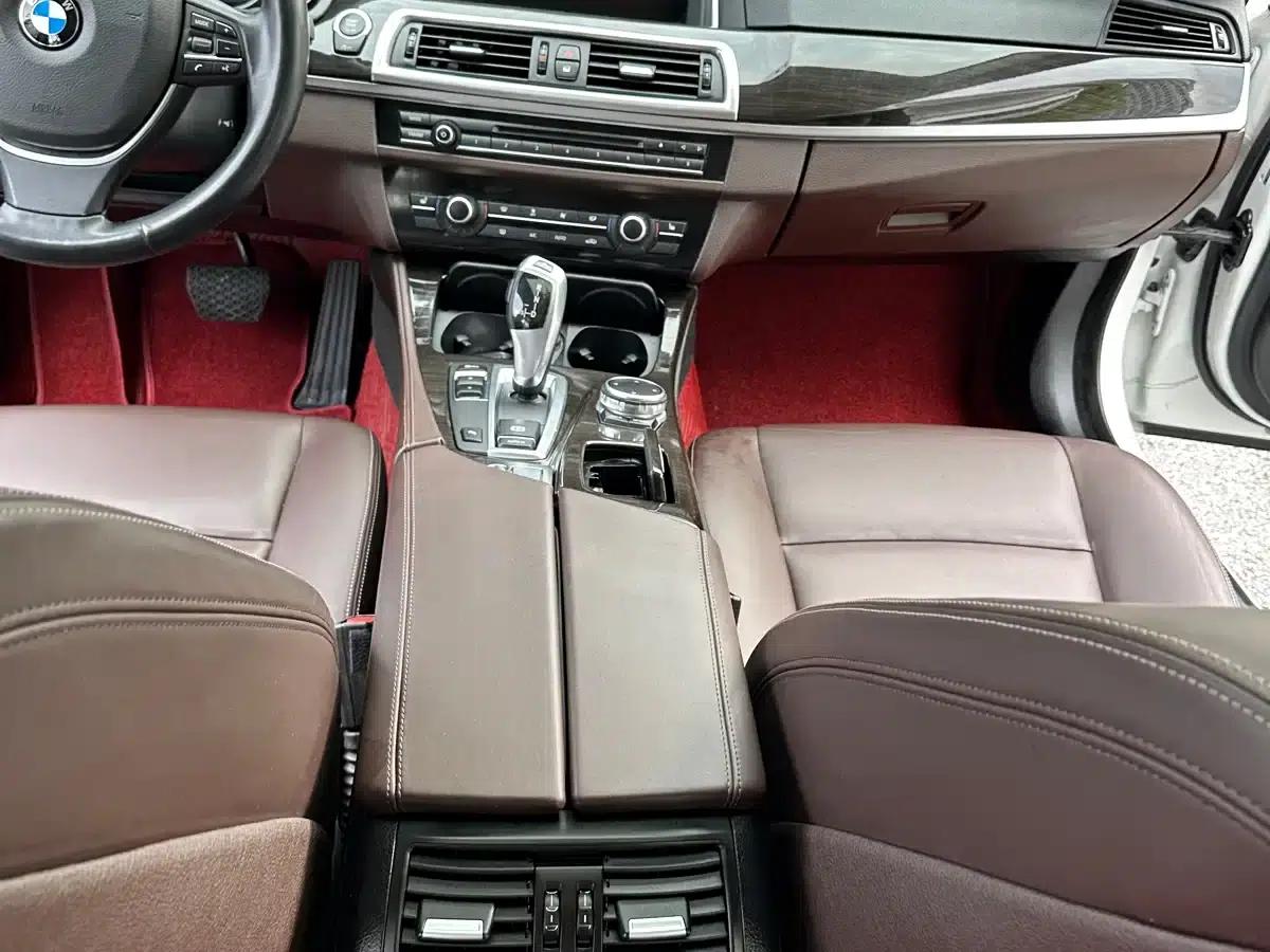 2017 BMW 5 Series 525Li Luxury Design Package — миниатюра 16