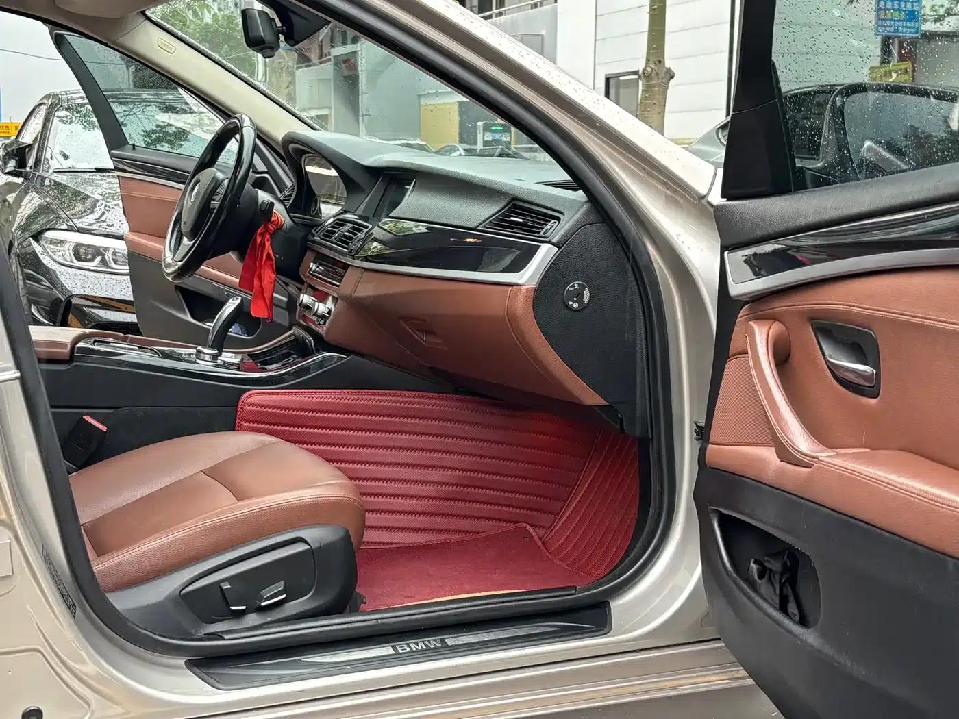 BMW 5 Series 2017 520Li Elegant Edition — миниатюра 7