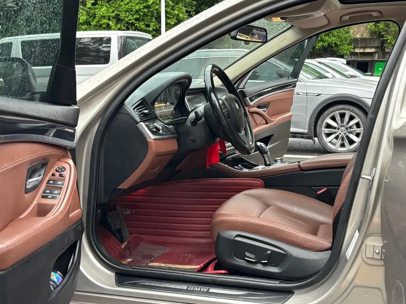BMW 5 Series 2017 520Li Elegant Edition — миниатюра 10