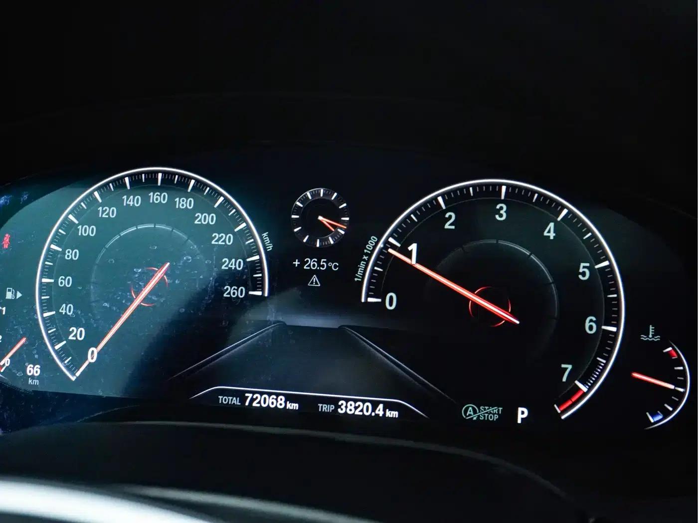 2019 BMW 5 Series 530Li Leading Edition M Sport Package — миниатюра 13