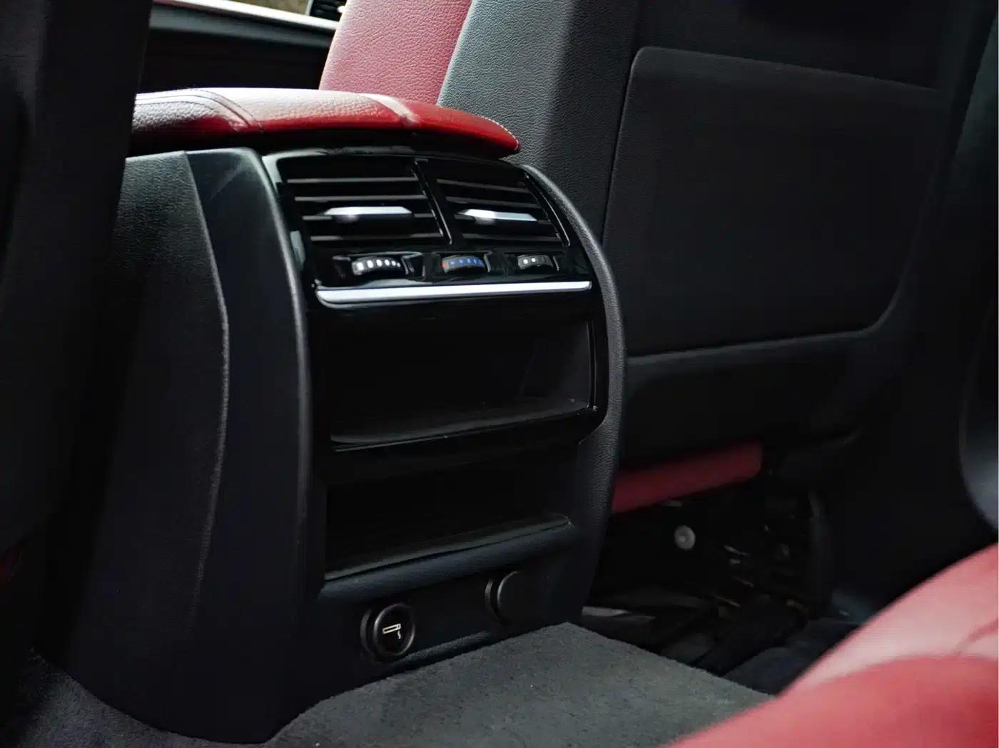 2019 BMW 5 Series 530Li Leading Edition M Sport Package — миниатюра 16