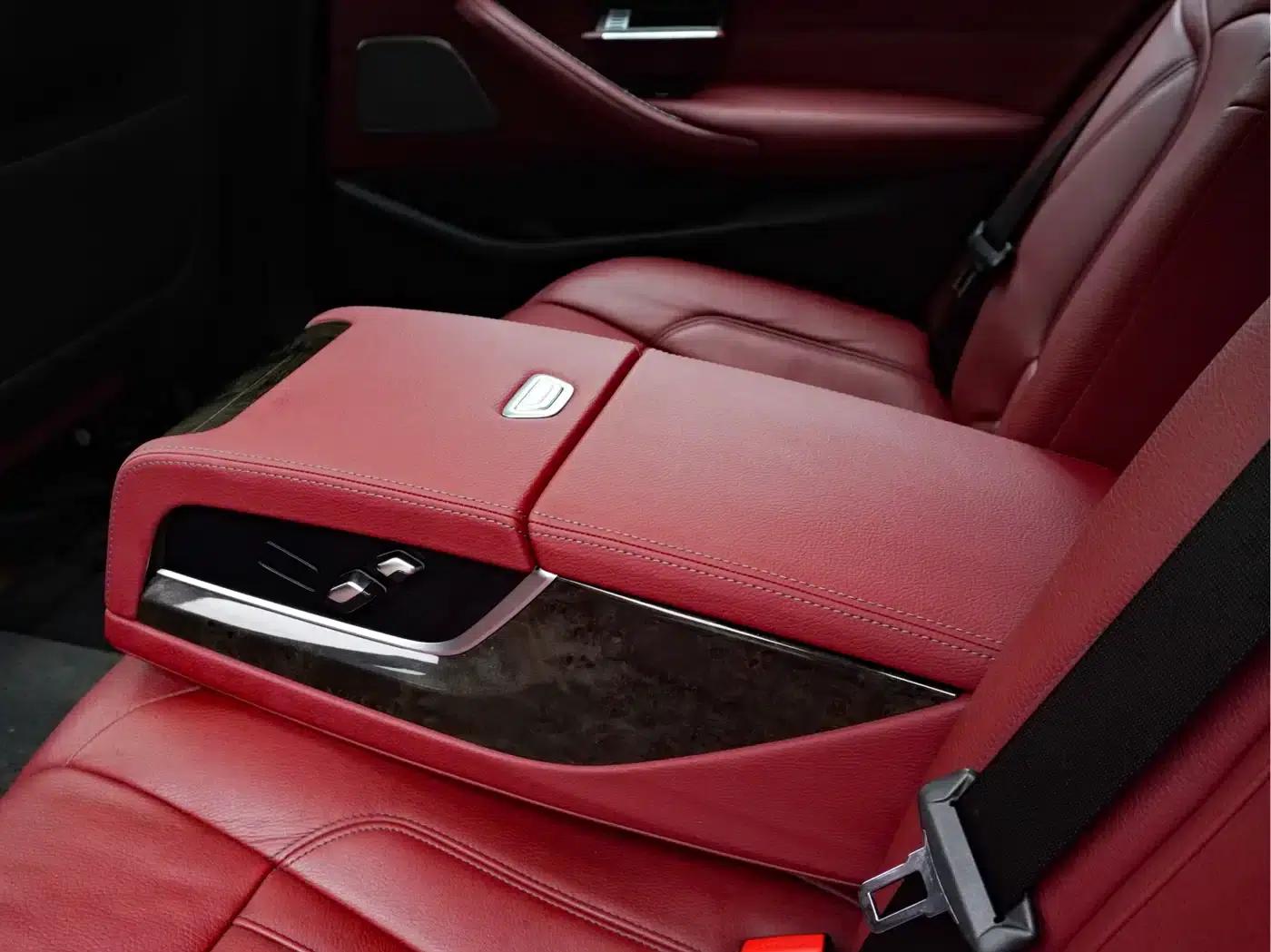 2019 BMW 5 Series 530Li Leading Edition M Sport Package — миниатюра 17