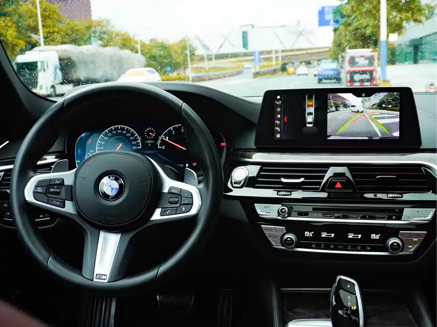 2019 BMW 5 Series 530Li Leading Edition M Sport Package — миниатюра 20
