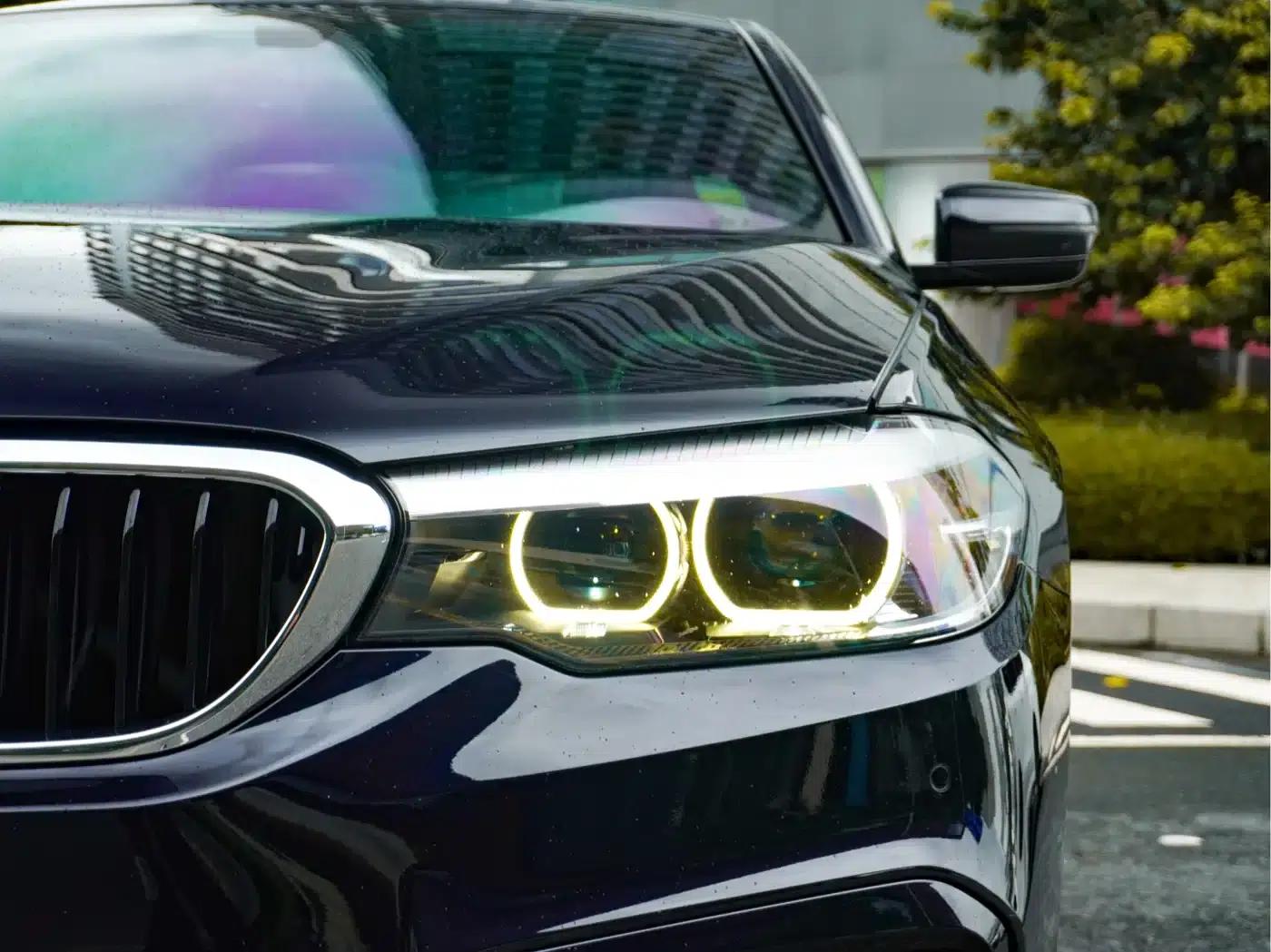 2019 BMW 5 Series 530Li Leading Edition M Sport Package — миниатюра 3
