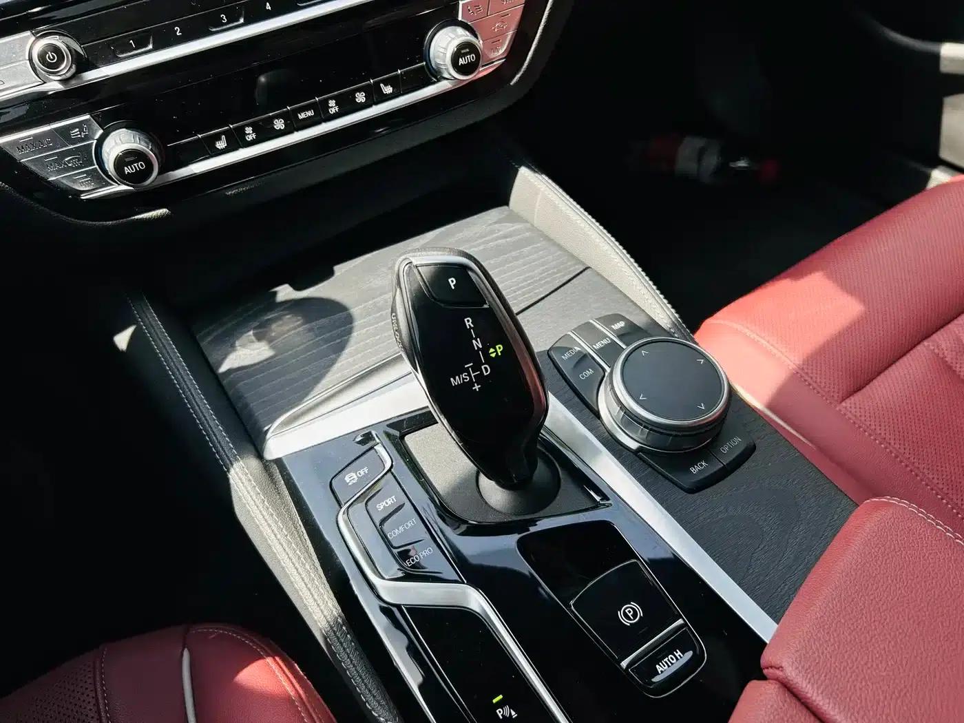 2022 BMW 5 Series Facelift 530Li Leading Edition M Sport Package — миниатюра 13