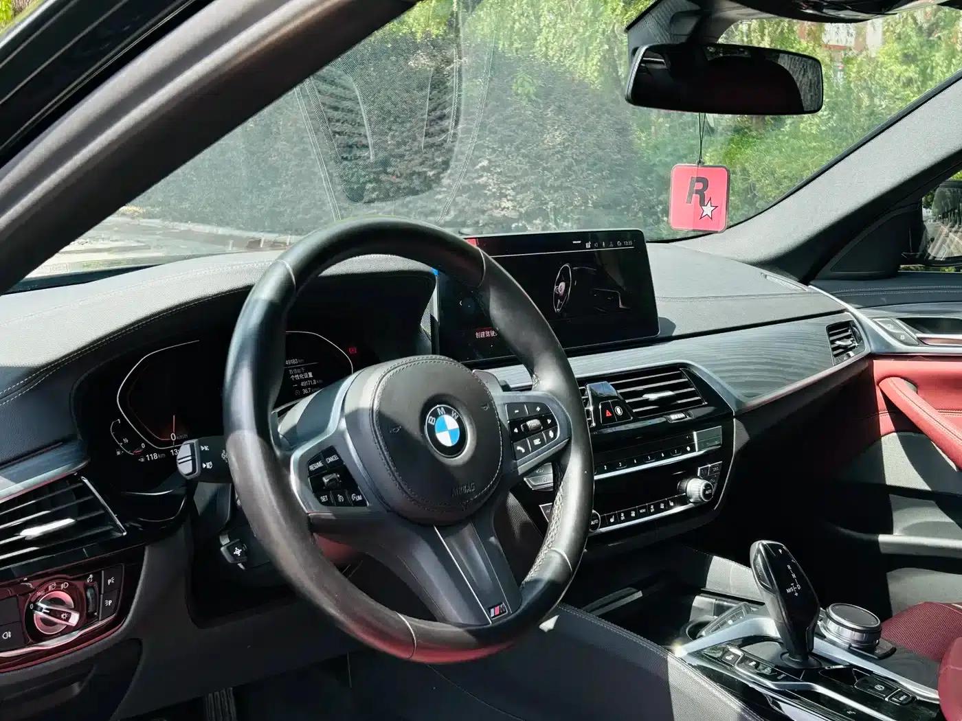 2022 BMW 5 Series Facelift 530Li Leading Edition M Sport Package — миниатюра 9